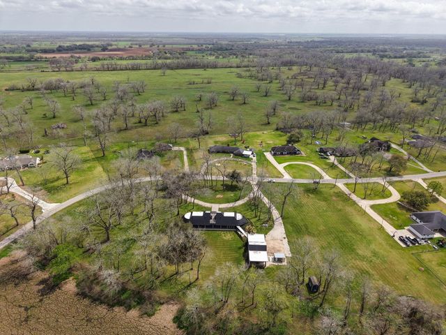 1504 Half Moon Drive, Wharton, TX 77488
