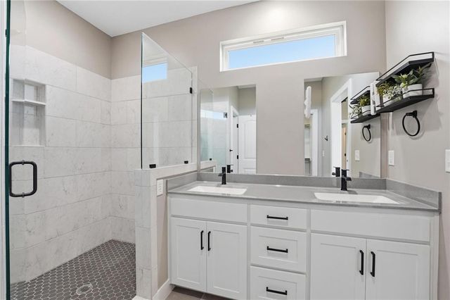 1411 Norfolk Drive, Harrisonville, MO 64701