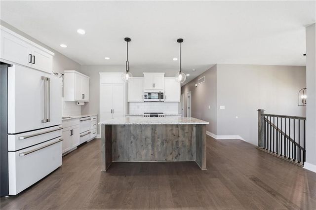 1411 Norfolk Drive, Harrisonville, MO 64701