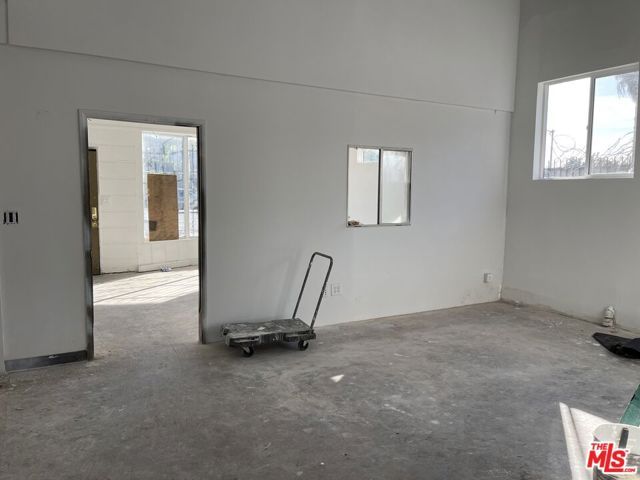 1259 S La Brea Avenue, Los Angeles, CA 90019