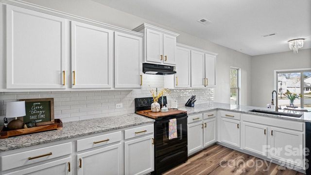 3213 Saddlebrook Drive, Midland, NC 28107