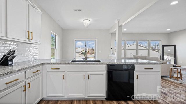 3213 Saddlebrook Drive, Midland, NC 28107