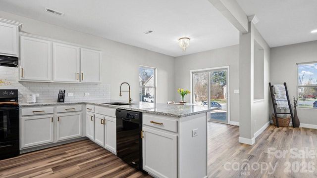 3213 Saddlebrook Drive, Midland, NC 28107