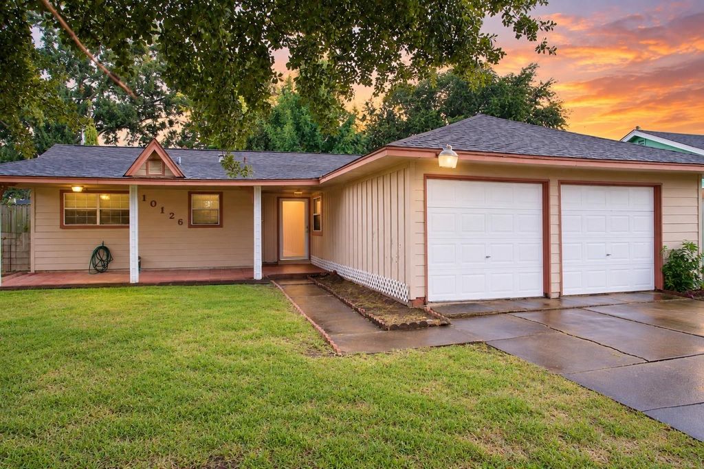 10126 Fleming Drive, Houston, TX 77013