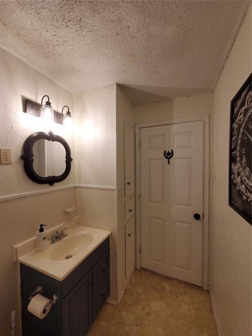 297 Vicki Drive, Livingston, TX 77351