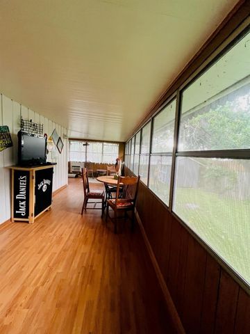 297 Vicki Drive, Livingston, TX 77351