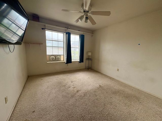 1900 E College Avenue, Visalia, CA 93292