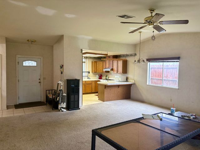 1900 E College Avenue, Visalia, CA 93292