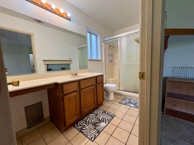 1900 E College Avenue, Visalia, CA 93292