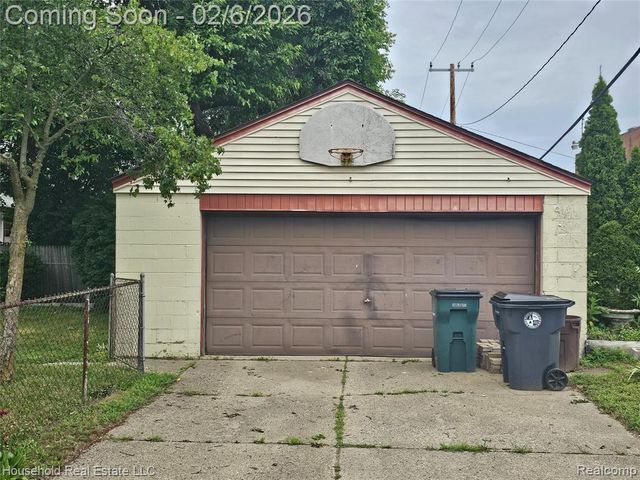 2616 Kenmore Road, Berkley, MI 48072