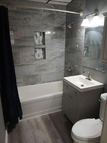 909 27th Ave. NE, Minneapolis, MN 55418