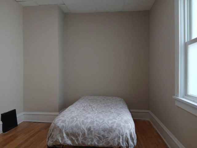 909 27th Ave. NE, Minneapolis, MN 55418
