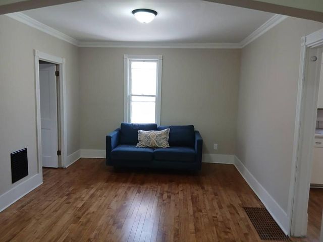 909 27th Ave. NE, Minneapolis, MN 55418