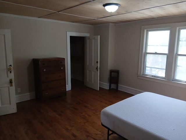 909 27th Ave. NE, Minneapolis, MN 55418