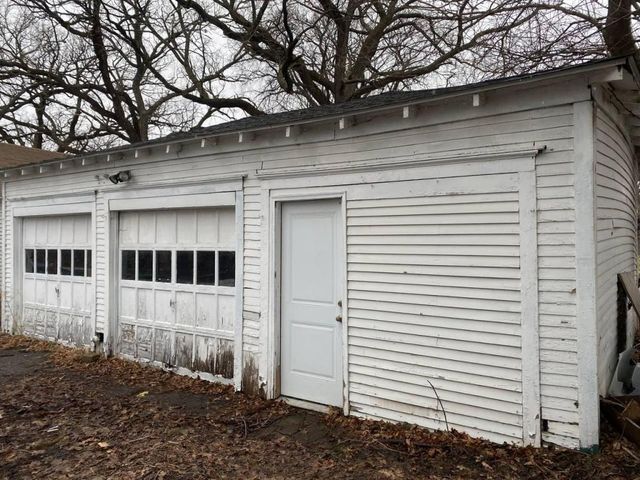 909 27th Ave. NE, Minneapolis, MN 55418