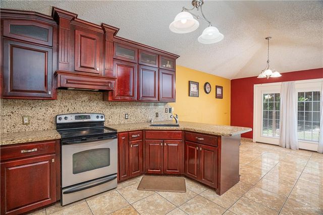 1801 Crown Pointe Boulevard, Mission, TX 78572