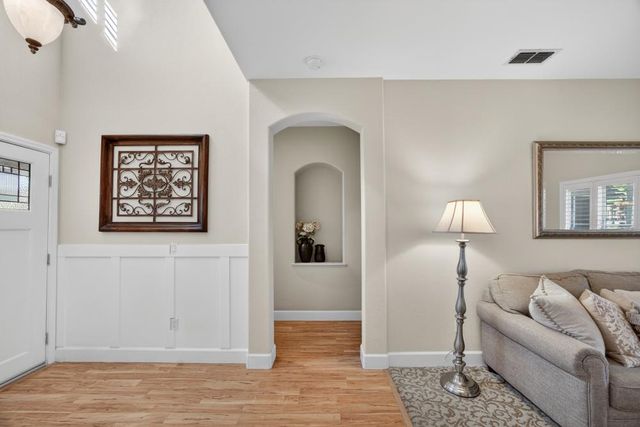 8800 Mannington St, Elk Grove, CA 95758