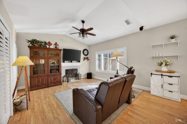 8800 Mannington St, Elk Grove, CA 95758