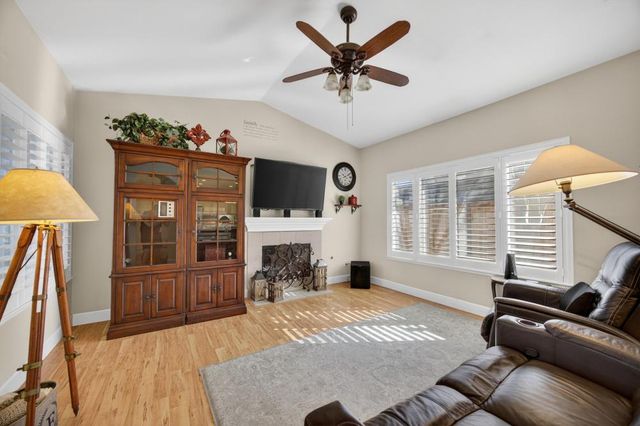 8800 Mannington St, Elk Grove, CA 95758