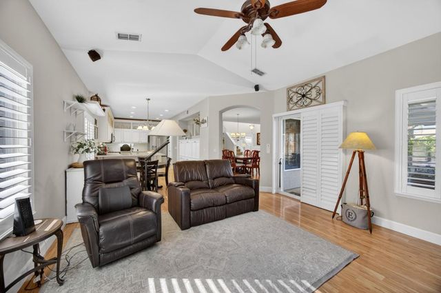 8800 Mannington St, Elk Grove, CA 95758