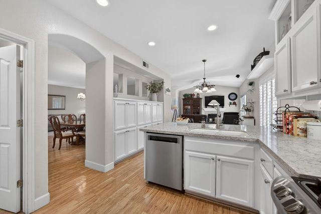 8800 Mannington St, Elk Grove, CA 95758