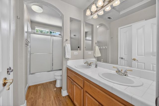 8800 Mannington St, Elk Grove, CA 95758