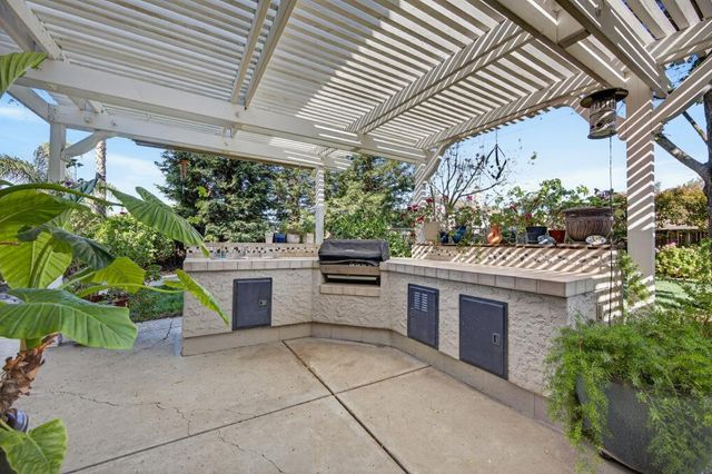 8800 Mannington St, Elk Grove, CA 95758