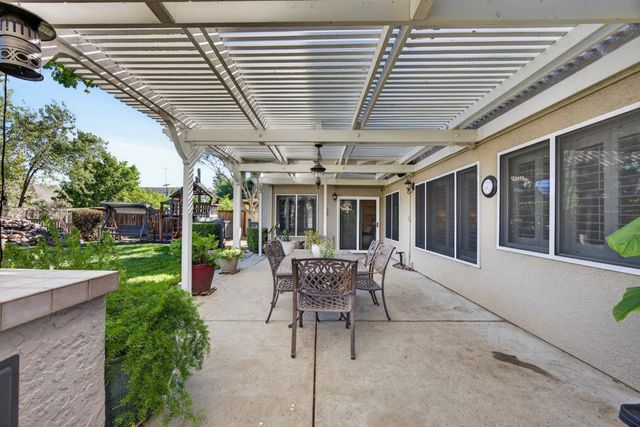 8800 Mannington St, Elk Grove, CA 95758