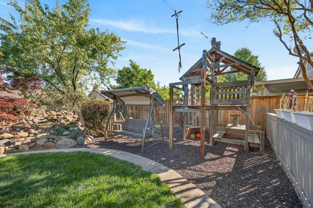 8800 Mannington St, Elk Grove, CA 95758