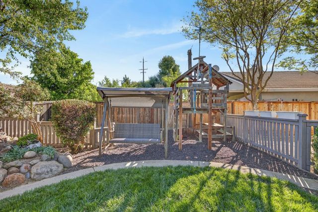 8800 Mannington St, Elk Grove, CA 95758