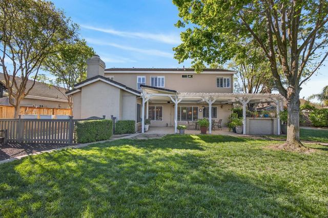 8800 Mannington St, Elk Grove, CA 95758