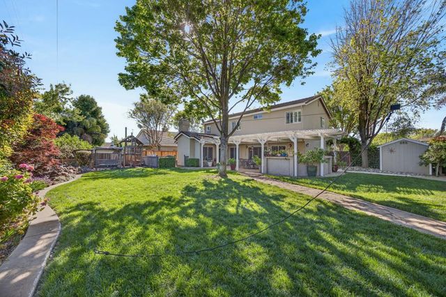 8800 Mannington St, Elk Grove, CA 95758