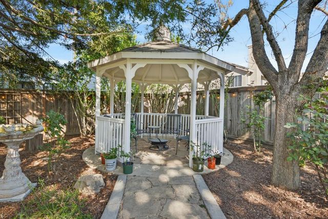 8800 Mannington St, Elk Grove, CA 95758