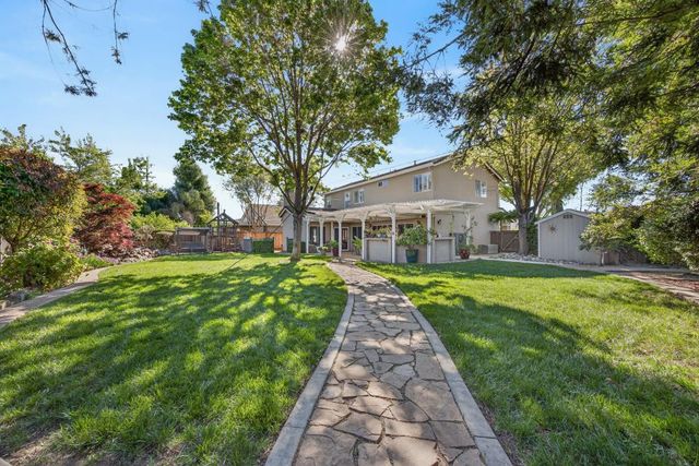 8800 Mannington St, Elk Grove, CA 95758