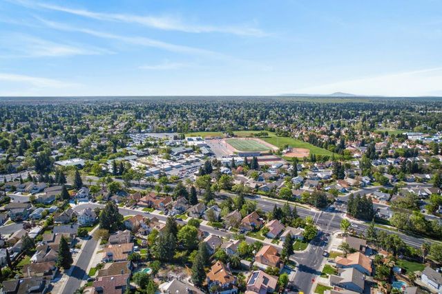 8800 Mannington St, Elk Grove, CA 95758
