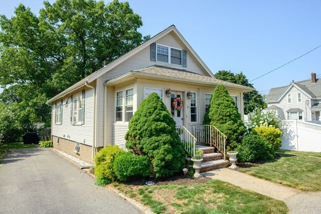 57 Columbus Ave, Braintree, MA 02184
