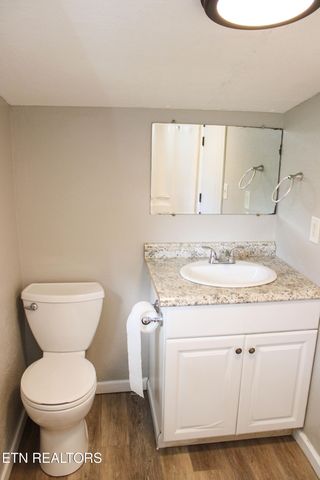 1013 Bell Ave, Lenoir City, TN 37771