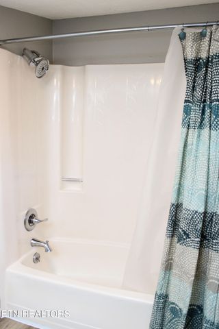 1013 Bell Ave, Lenoir City, TN 37771