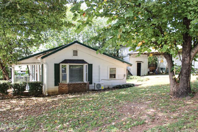 1013 Bell Ave, Lenoir City, TN 37771