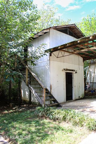 1013 Bell Ave, Lenoir City, TN 37771