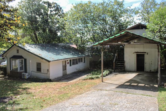 1013 Bell Ave, Lenoir City, TN 37771