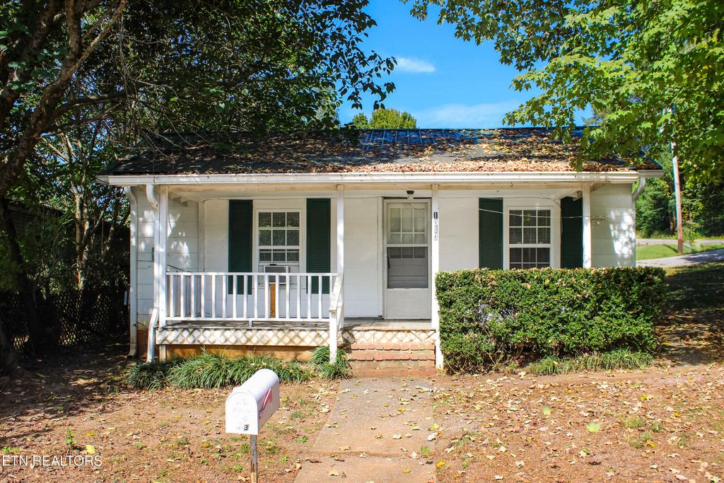 1013 Bell Ave, Lenoir City, TN 37771