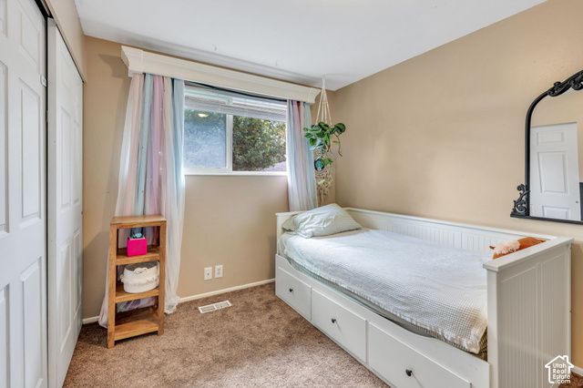 892 E BEAR CANYON RD, Sandy, UT 84094