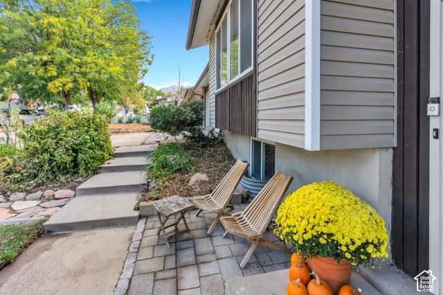 892 E BEAR CANYON RD, Sandy, UT 84094