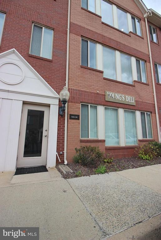 22636 GLENN DR #102, Sterling, VA 20164