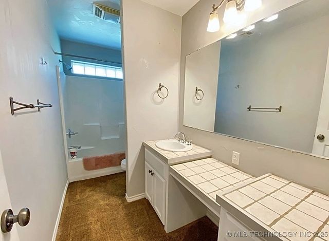 2009 Trailwood Street, Stigler, OK 74462