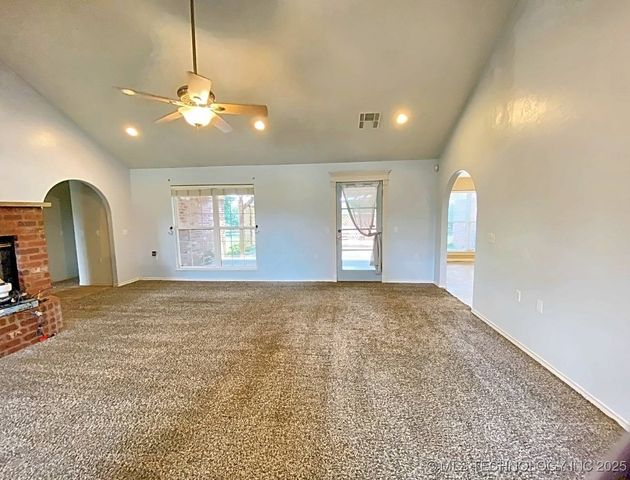 2009 Trailwood Street, Stigler, OK 74462