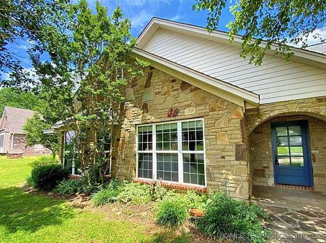 2009 Trailwood Street, Stigler, OK 74462