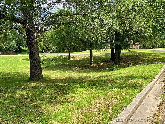 2009 Trailwood Street, Stigler, OK 74462