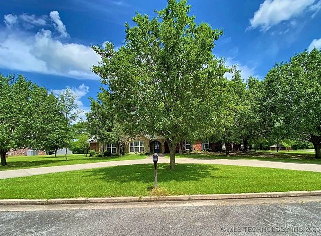 2009 Trailwood Street, Stigler, OK 74462